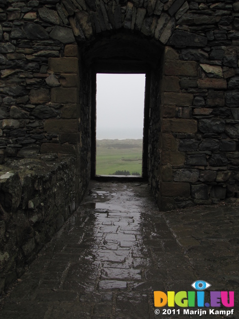 SX20461 Look through from Harlech Castle